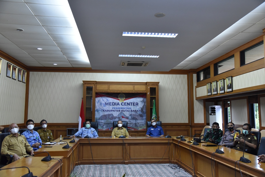 Rakor Dengan Seluruh Kepala Daerah